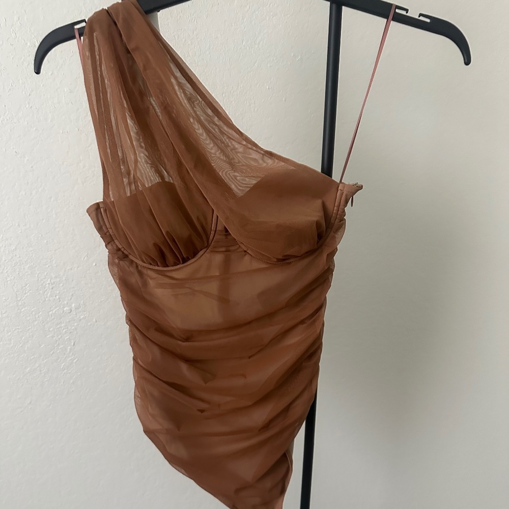 Brown bodysiut